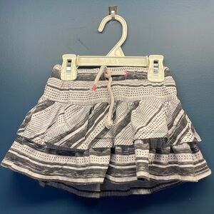 Black & white tired skirt